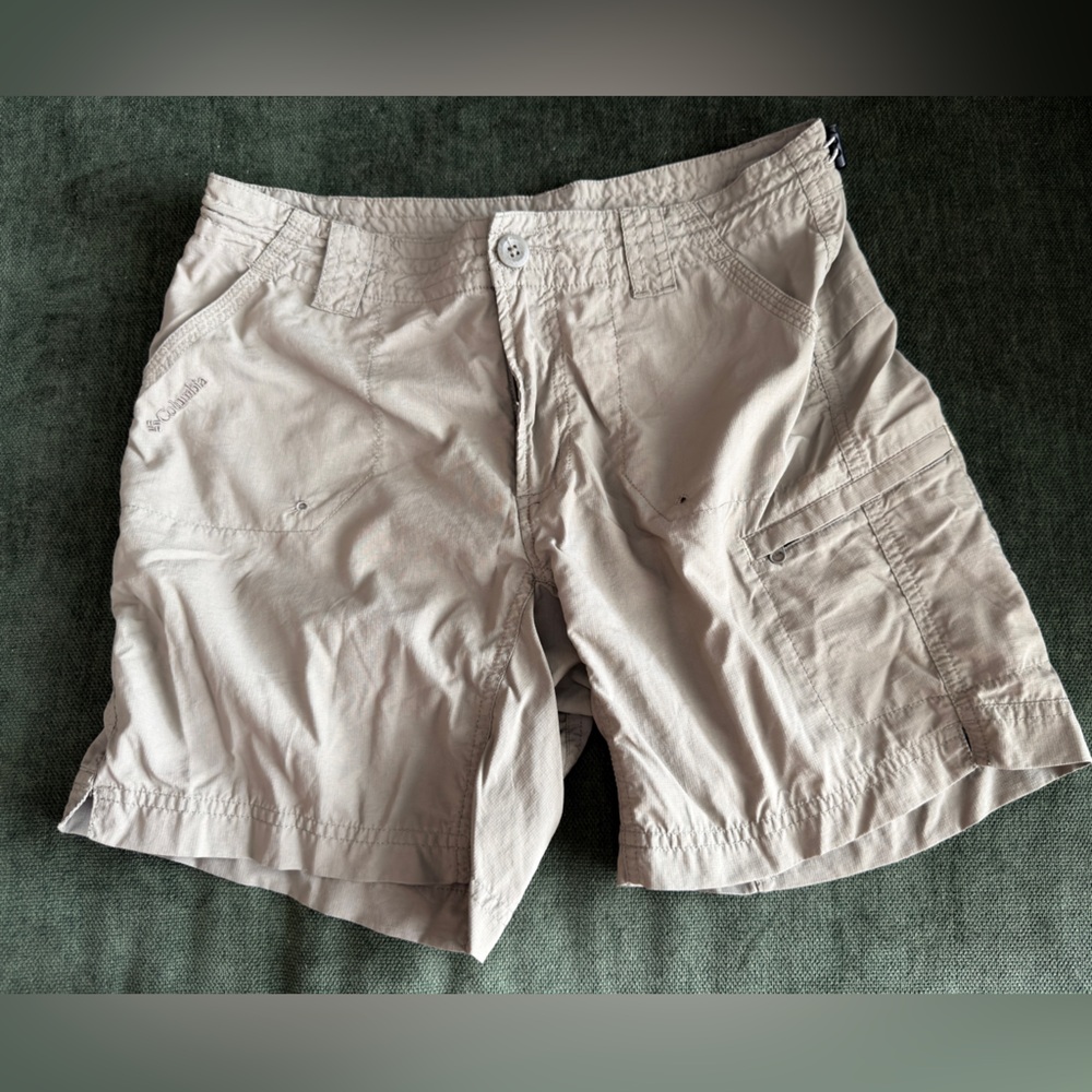 Columbia Women's Light Beige Cargo Shorts